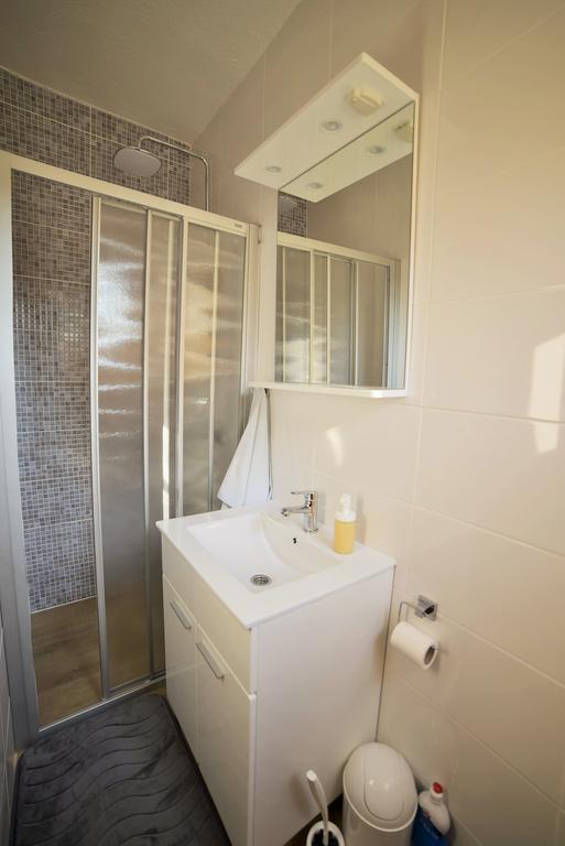 Apartments Dumencic Rab Mundanije ภายนอก รูปภาพ